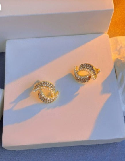 Luxe Pearl Orbit Studs