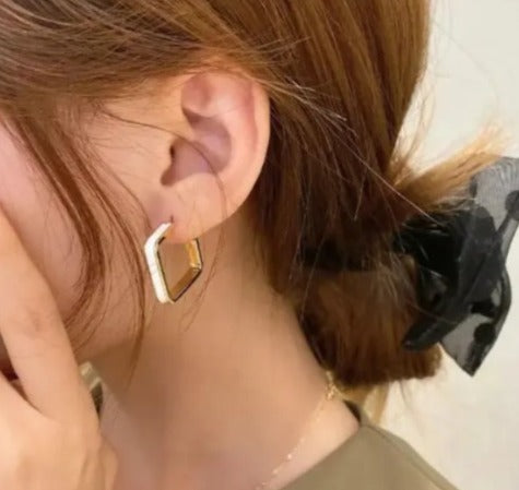 Geo-Klass Rectangular Drop Earrings