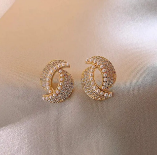 Luxe Pearl Orbit Studs