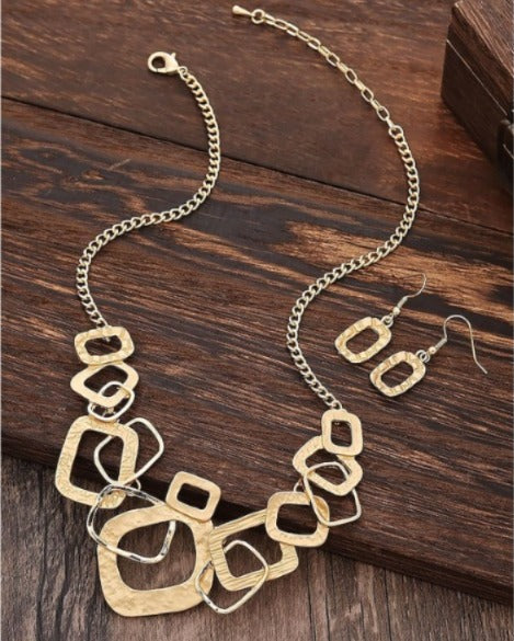 Hammered Luxe Geometric Necklace Set